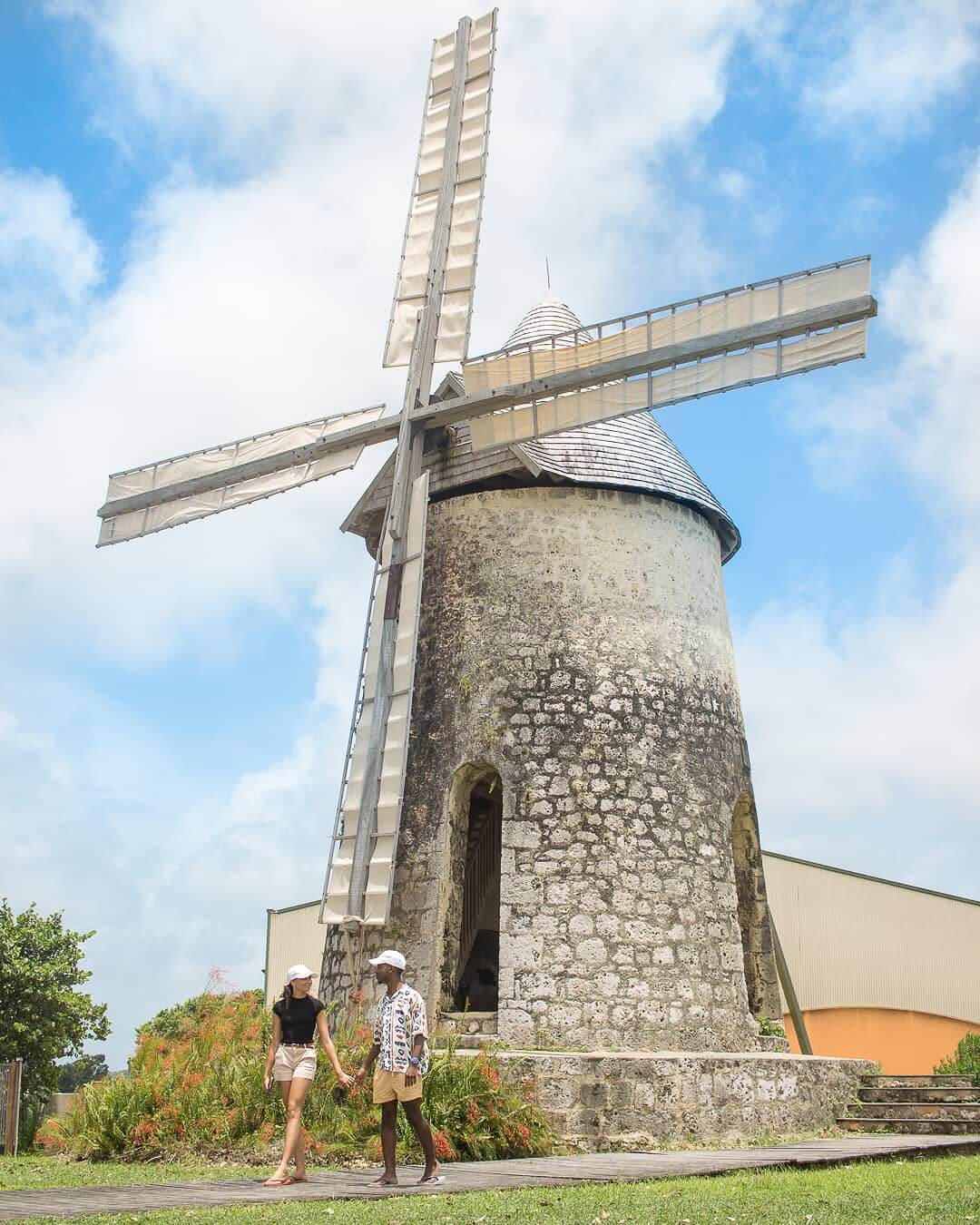 Distillerie Bellevue et son moulin